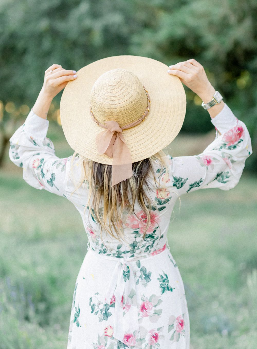 Napa Engagement Photos with the summer hat