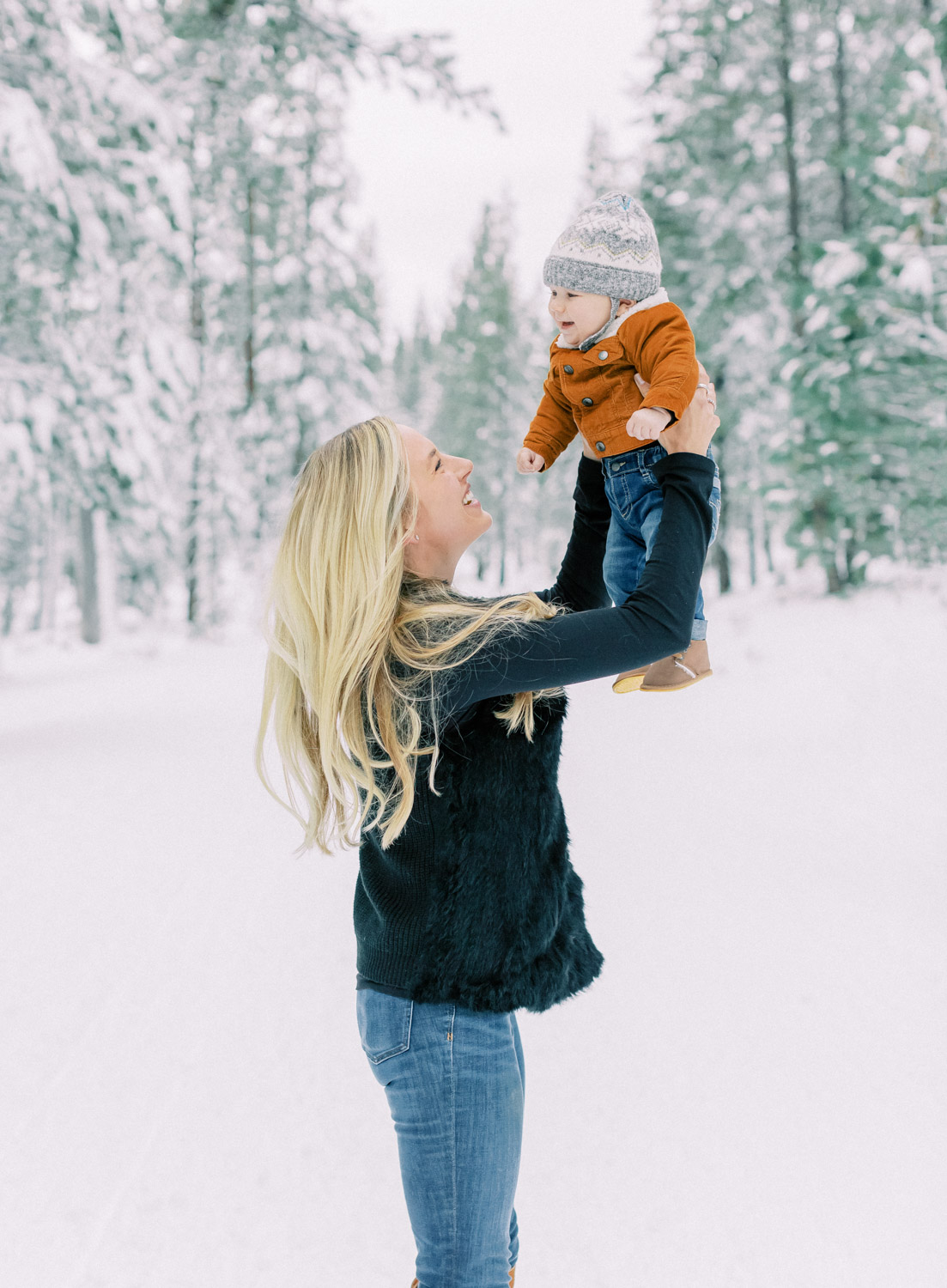 Perfect Lake Tahoe Winter Family Photo Session