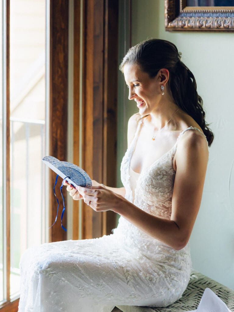 A bride reading a letter from groom  