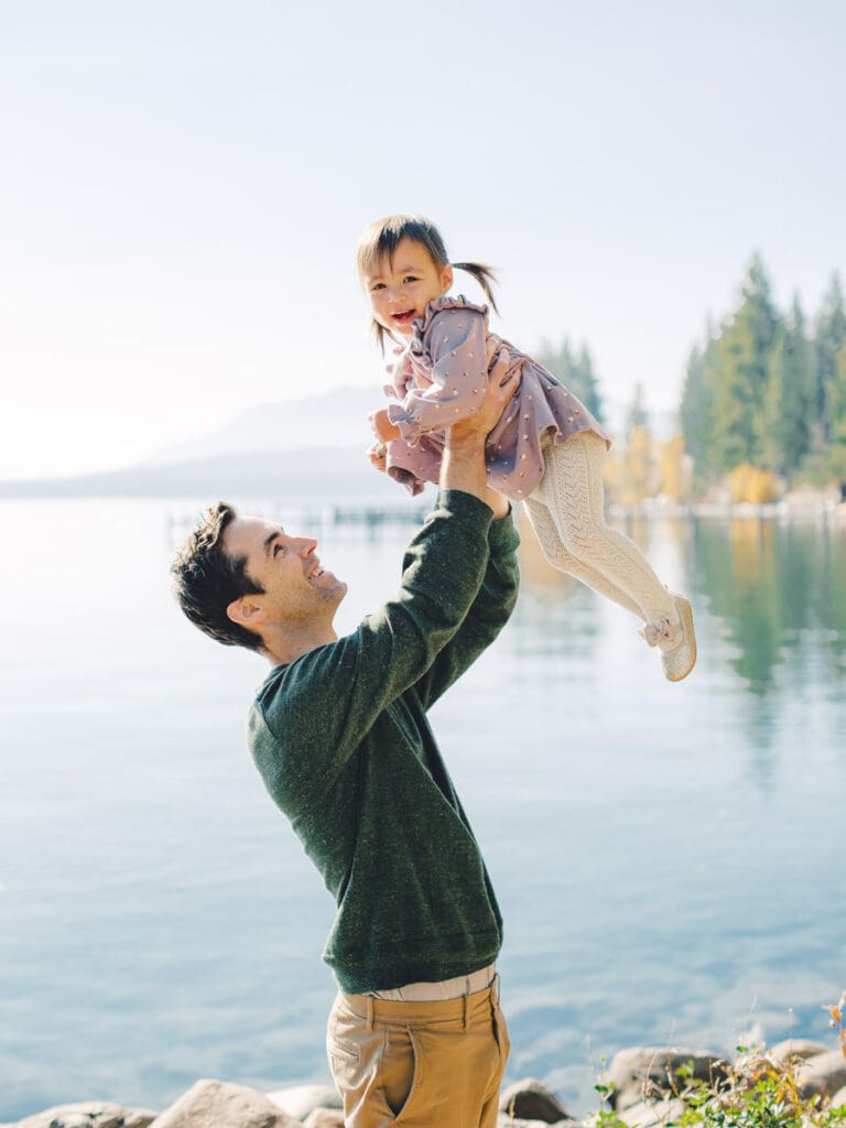 stunning Lake Tahoe Family Photos at the Beach