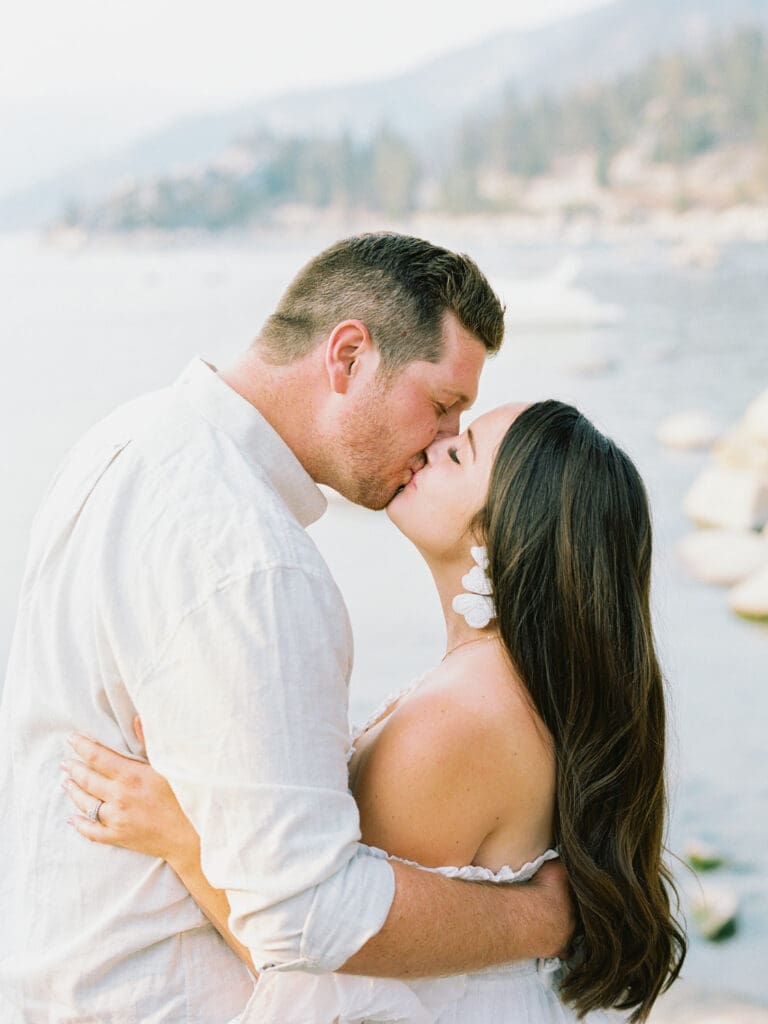 couple kissing photo in Lake Tahoe 