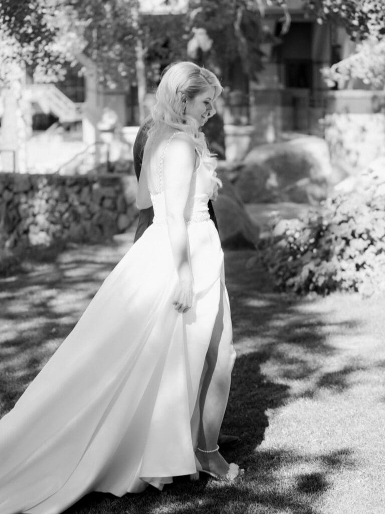 A stunning wedding scene captured by a Tahoe photographer at Everline Resort, set against the beautiful Lake Tahoe mountains.